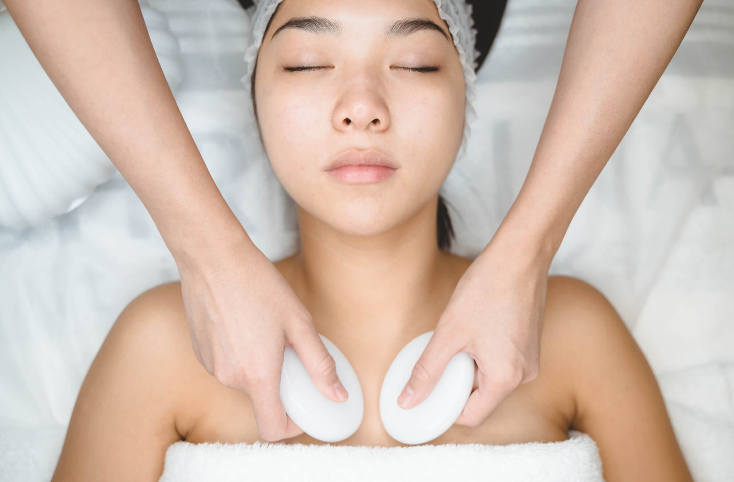 Hot Stone Facial Massage